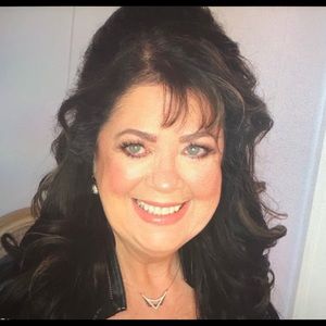 Meet your Posher, Adriana